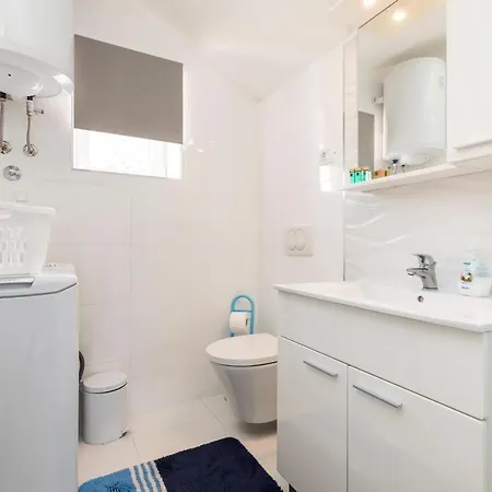 Apartament Priko 63 *